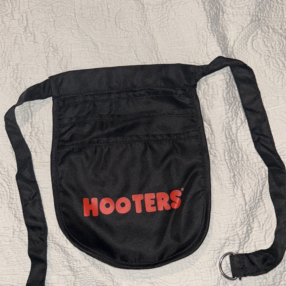 Hooters waitress pouch!